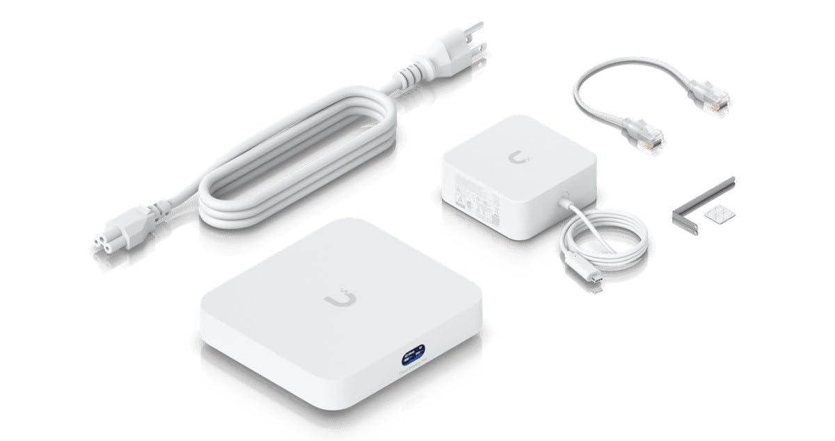 cloud-gateway-max-compact-2-5g-cloud-gateway-w-30-unifi-devic